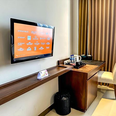 Howard Johnson By Wyndham Pekalongan Buitenkant foto