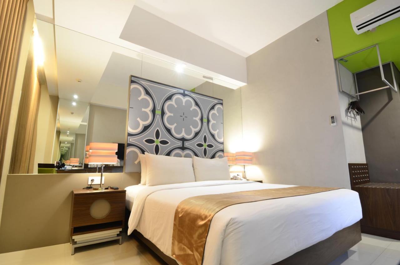 Howard Johnson By Wyndham Pekalongan Buitenkant foto