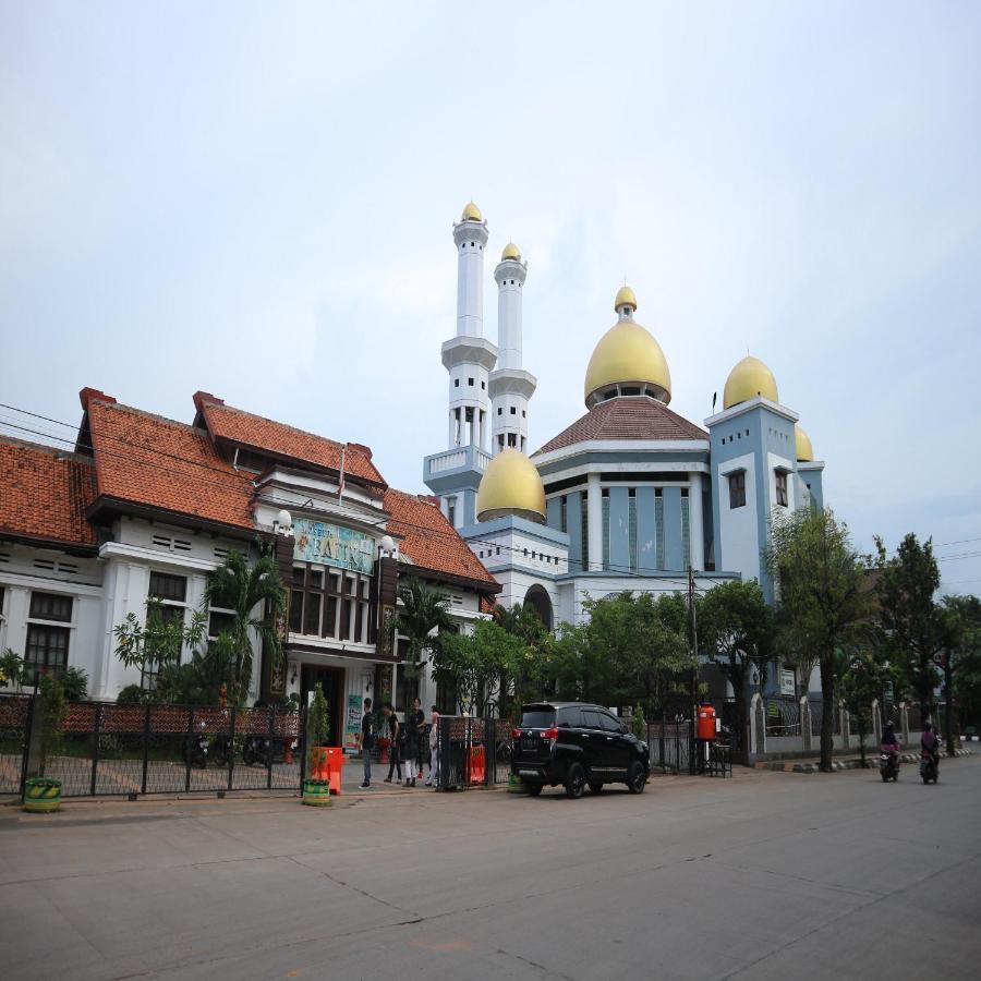 Howard Johnson By Wyndham Pekalongan Buitenkant foto