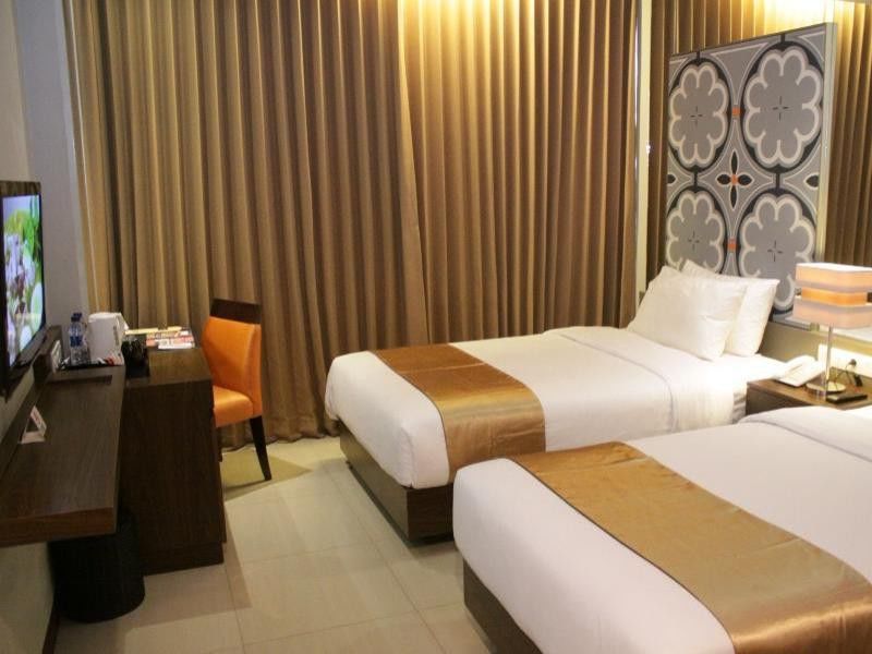 Howard Johnson By Wyndham Pekalongan Buitenkant foto